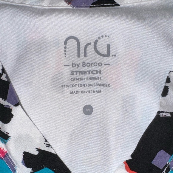 NrG by Barco Scrub Top - Picture 2 of 2